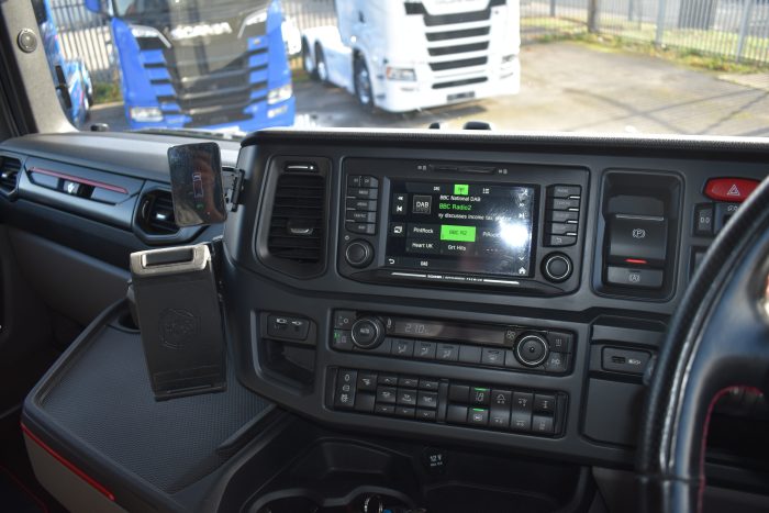 81F76C8B-AE2B-4D69-9423-64EEBC57392F