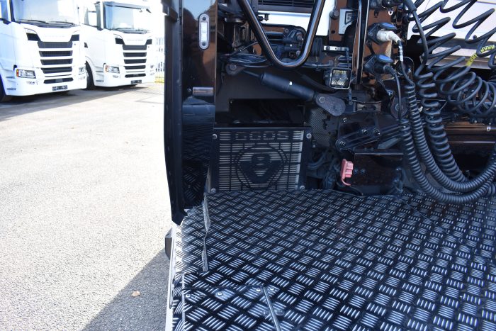 EBB97D72-160F-47FB-B52F-6F9D90B5642E