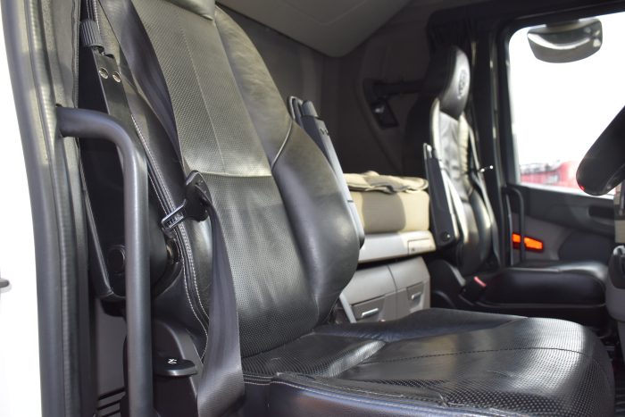 5D54AEC9-B4C2-42CD-9CB2-393601E84573