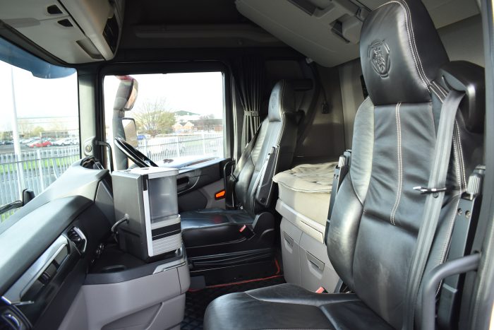 6CEEC932-A2A7-48C8-B16E-B1BA55A16E7D