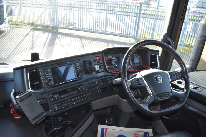 098CD227-1AA6-42F7-936C-B90914794405