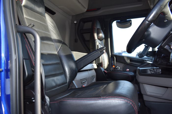 12248FBA-EB9A-4589-AFA7-DC9BB9D1AEA4