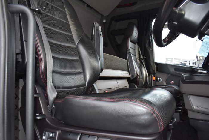 65363D8C-D254-43DC-BC99-3B6A2CA6B46D