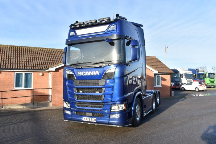 8B63417B-0232-495E-8253-993850675225