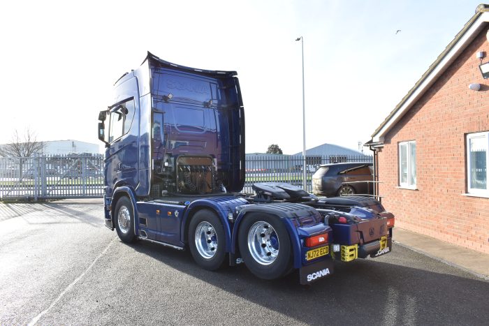 CA413213-FFD3-4408-AA0E-8B47F811AE3A