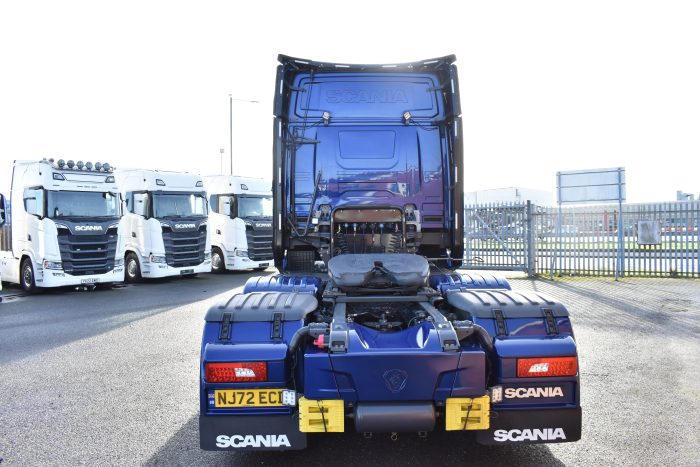 D98040FE-C1FB-414D-9A9D-0C24D67A31A6