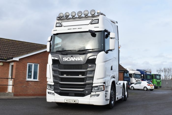 DC95D366-6310-456E-8429-59622E40A5A9