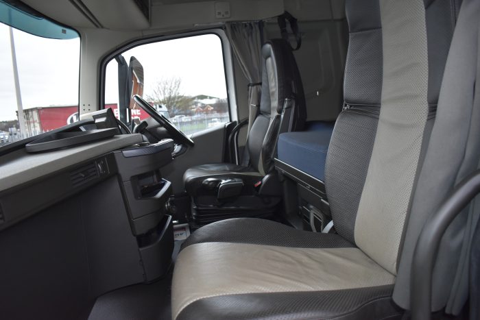 57A06B1E-20B3-4924-89F0-5998BE99E81A